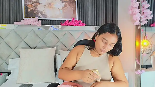 Snapshot of Sara_Channel01 chatting on March 29, 2026, 9:42 am Sara Channel01 online show from March 29, 2026, 9:42 am