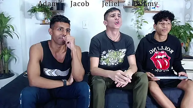 Snapshot of Interracial_Snow_Bunny chatting on January 9, 2026, 10:22 pm Interracial Snow Bunny online show from January 9, 2026, 10:22 pm