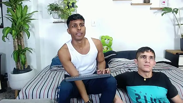 Interracial Snow Bunny online show from February 7, 2026, 11:30 pm