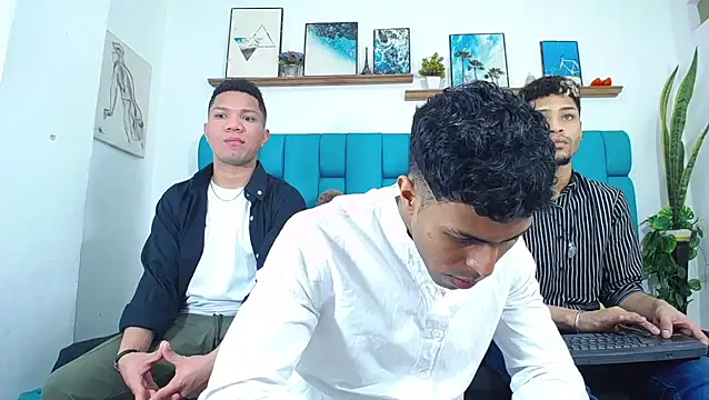 Interracial Snow Bunny online show from April 10, 2026, 9:52 pm