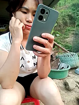 Snapshot of congchua977 chatting on April 4, 2026, 10:24 am congchua977 online show from April 4, 2026, 10:24 am