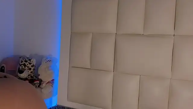 Snapshot of raven_js chatting on January 12, 2026, 3:56 am raven js online show from January 12, 2026, 3:56 am