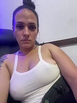 donatella07 online show from February 19, 2026, 2:40 am