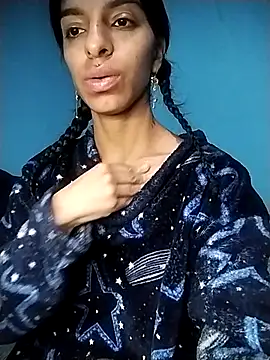 Snapshot of Alma_Kieran chatting on January 8, 2026, 5:10 am Alma Kieran online show from January 8, 2026, 5:10 am