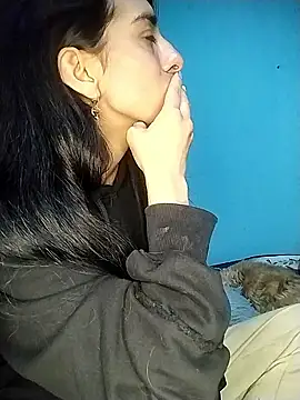 Snapshot of Alma_Kieran chatting on January 11, 2026, 12:04 am Alma Kieran online show from January 11, 2026, 12:04 am