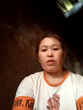 dakota-kis online show from April 12, 2026, 1:32 am