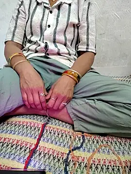 Snapshot of Rani_x1x chatting on March 15, 2026, 4:57 pm Rani x1x online show from March 15, 2026, 4:57 pm