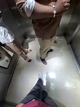 jerryrooh69 online show from April 15, 2026, 7:26 am