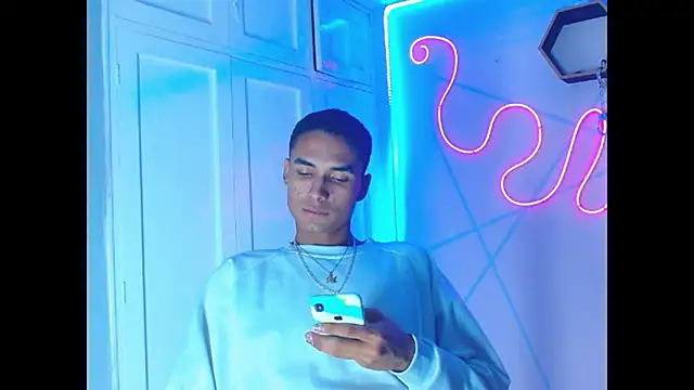 Snapshot of Sweet_David_ chatting on January 6, 2026, 9:50 pm Sweet David online show from January 6, 2026, 9:50 pm