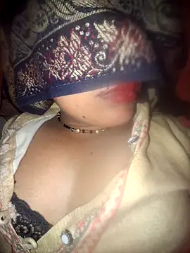 Snapshot of Couples9090 chatting on January 14, 2026, 5:40 pm Couples9090 online show from January 14, 2026, 5:40 pm