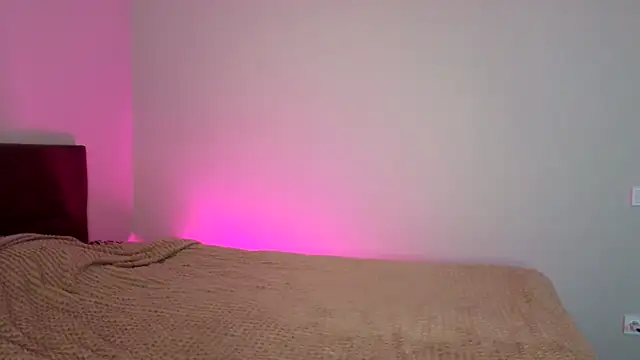 ChrissBerry online show from April 11, 2026, 1:21 am