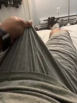 elpapigrande12 online show from April 3, 2026, 3:15 am