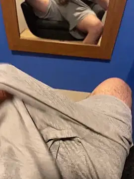 elpapigrande12 online show from April 14, 2026, 3:23 am