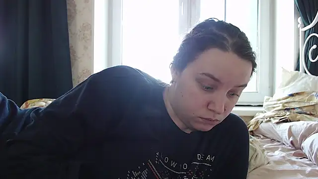 AmazingAllice online show from March 6, 2026, 1:29 pm