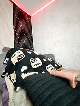 Snapshot of Isis_Hot__ chatting on April 9, 2026, 11:59 am Isis Hot online show from April 9, 2026, 11:59 am