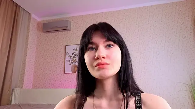 Snapshot of AveloriaLove chatting on February 1, 2026, 10:25 am AveloriaLove online show from February 1, 2026, 10:25 am