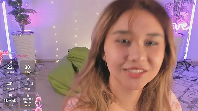 Snapshot of larabae chatting on February 10, 2026, 8:35 pm larabae online show from February 10, 2026, 8:35 pm