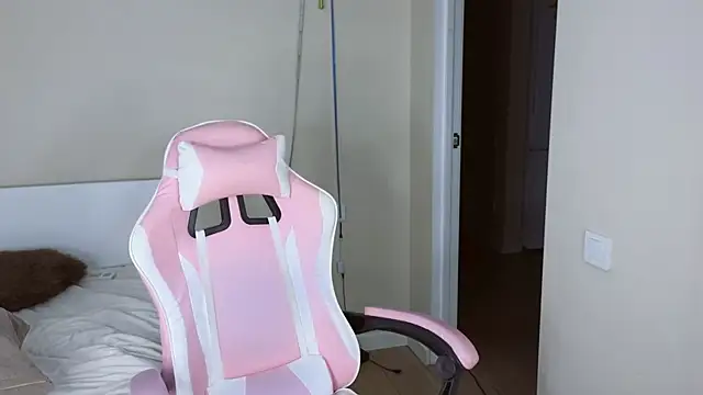 jasmilee online show from March 31, 2026, 7:25 pm