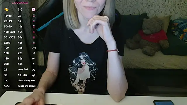 Snapshot of -Milamanka- chatting on February 6, 2026, 4:32 pm -Milamanka- online show from February 6, 2026, 4:32 pm