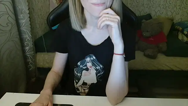 Snapshot of -Milamanka- chatting on February 7, 2026, 3:27 pm -Milamanka- online show from February 7, 2026, 3:27 pm