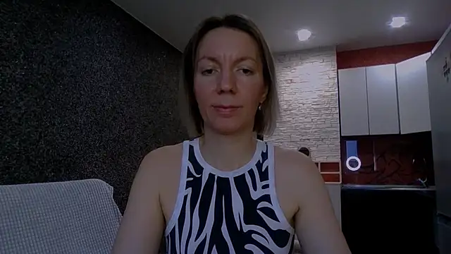 Snapshot of Amanda_Luxe chatting on February 6, 2026, 3:11 am Amanda Luxe online show from February 6, 2026, 3:11 am