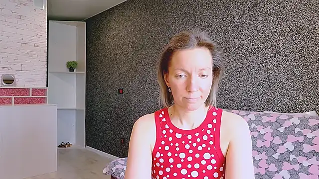 Amanda Luxe online show from March 21, 2026, 8:19 am