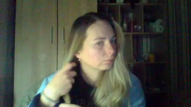 Snapshot of VikiLove765 chatting on February 11, 2026, 10:37 pm VikiLove765 online show from February 11, 2026, 10:37 pm