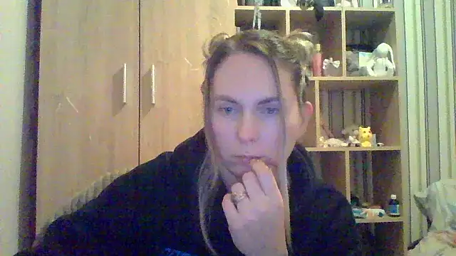 Snapshot of VikiLove765 chatting on February 12, 2026, 6:58 pm VikiLove765 online show from February 12, 2026, 6:58 pm