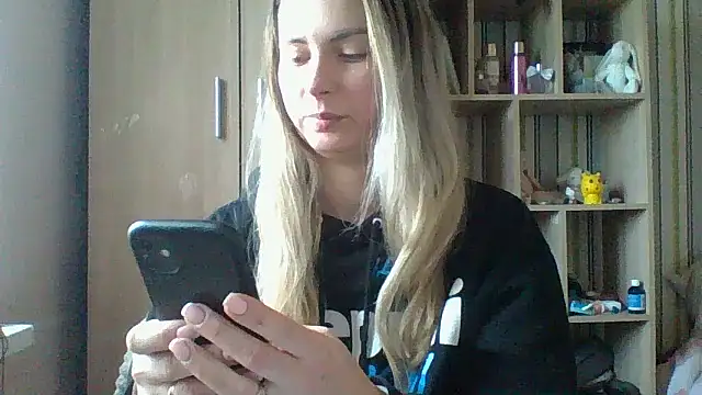 Snapshot of VikiLove765 chatting on February 13, 2026, 7:04 am VikiLove765 online show from February 13, 2026, 7:04 am