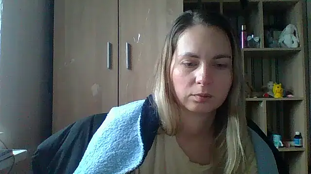 Snapshot of VikiLove765 chatting on February 26, 2026, 7:40 am VikiLove765 online show from February 26, 2026, 7:40 am