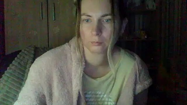 Snapshot of VikiLove765 chatting on March 2, 2026, 12:02 am VikiLove765 online show from March 2, 2026, 12:02 am