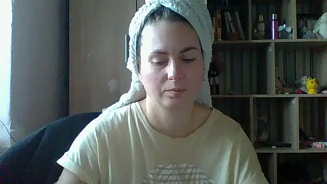 Snapshot of VikiLove765 chatting on March 2, 2026, 5:19 am VikiLove765 online show from March 2, 2026, 5:19 am