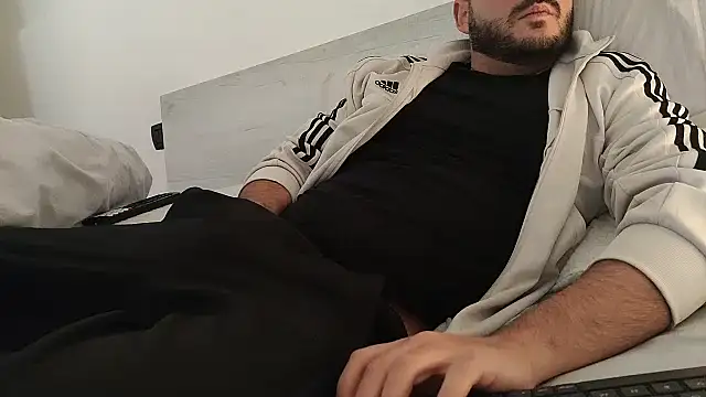 Snapshot of Reb_born89 chatting on January 18, 2026, 10:19 am Reb born89 online show from January 18, 2026, 10:19 am