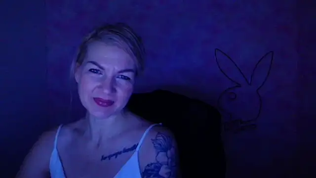 Snapshot of Madonna_Fire chatting on January 9, 2026, 12:41 pm Madonna Fire online show from January 9, 2026, 12:41 pm