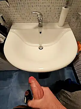 Snapshot of Simor91 chatting on January 15, 2026, 4:55 pm Simor91 online show from January 15, 2026, 4:55 pm