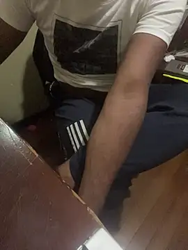 Snapshot of s_hornet chatting on February 23, 2026, 12:19 am s hornet online show from February 23, 2026, 12:19 am