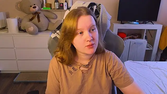 Ol1via online show from April 8, 2026, 2:44 am