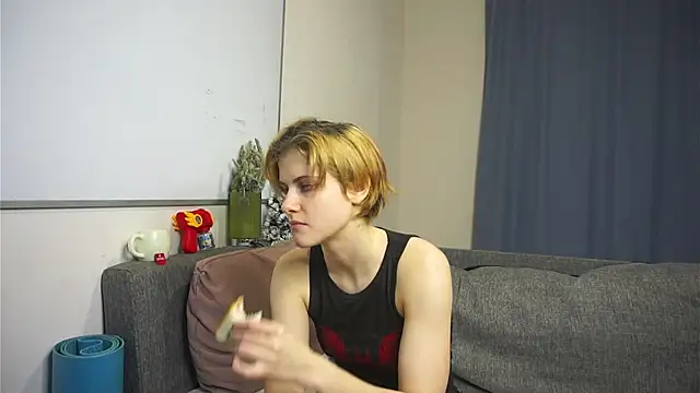 JoycelynMoctezuma online show from January 6, 2026, 7:17 pm