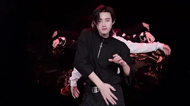 EXO-cbz online show from February 4, 2026, 7:58 am