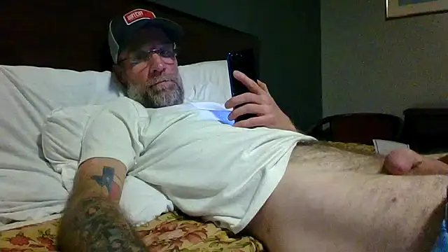 Snapshot of tittycum3636 chatting on February 9, 2026, 4:11 pm tittycum3636 online show from February 9, 2026, 4:11 pm