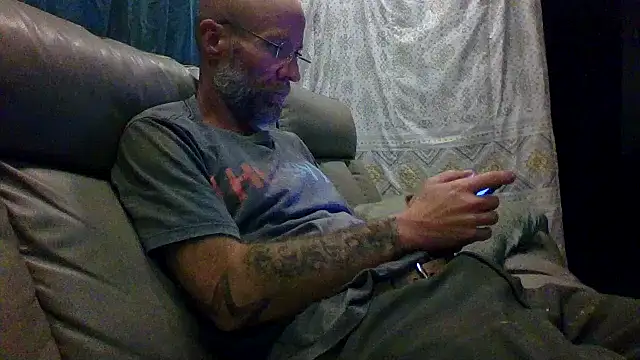 Snapshot of tittycum3636 chatting on February 11, 2026, 7:02 am tittycum3636 online show from February 11, 2026, 7:02 am