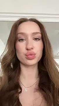 cuteeyesbaby online show from April 10, 2026, 9:47 am