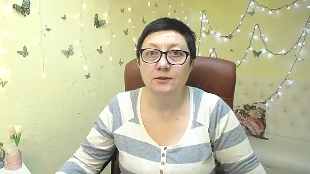 EmilyL0ve online show from March 17, 2026, 6:11 pm