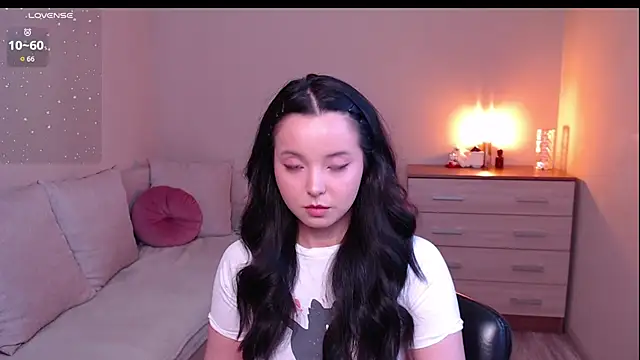 lia hetty online show from April 13, 2026, 2:11 pm