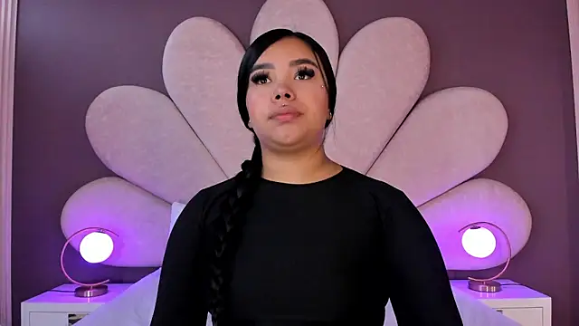 Liaevans   online show from January 12, 2026, 7:08 pm