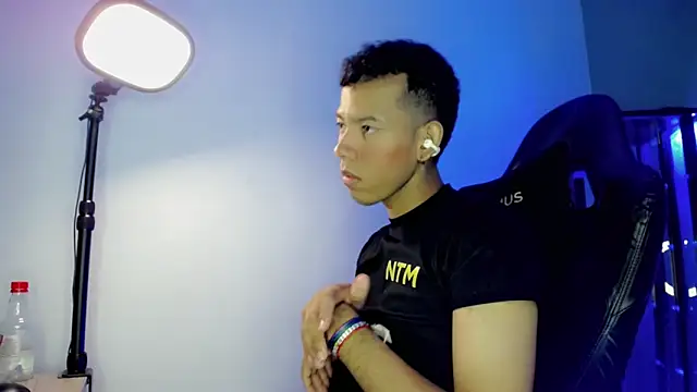 Snapshot of Tupac_D chatting on January 7, 2026, 3:31 am Tupac D online show from January 7, 2026, 3:31 am