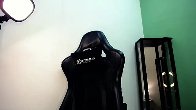 Snapshot of Tupac_D chatting on January 9, 2026, 6:21 pm Tupac D online show from January 9, 2026, 6:21 pm