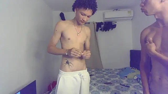 Snapshot of pocket_loversxxx chatting on March 3, 2026, 5:46 am pocket loversxxx online show from March 3, 2026, 5:46 am