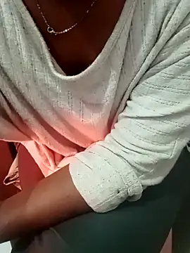 Snapshot of Sexy_sara09 chatting on February 13, 2026, 3:57 am Sexy sara09 online show from February 13, 2026, 3:57 am