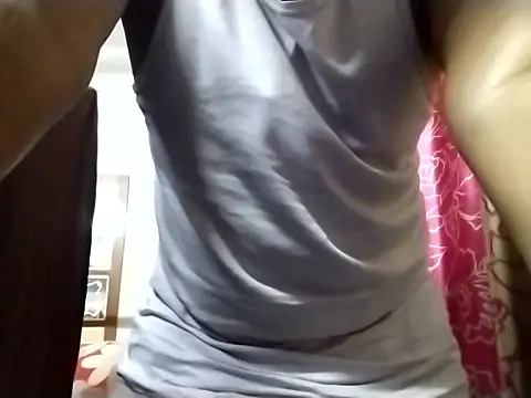 Snapshot of Lucky___05 chatting on January 6, 2026, 5:16 pm Lucky 05 online show from January 6, 2026, 5:16 pm